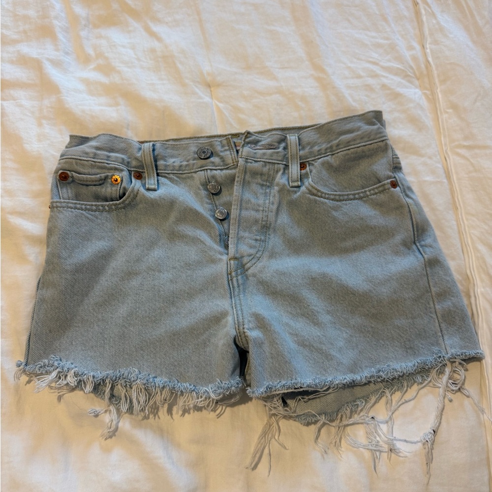 Levi's Light Blue Frayed Hem Denim Shorts sz 26